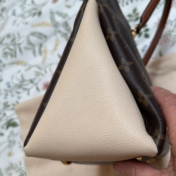 Louis Vuitton handbag - Picture 8 of 16